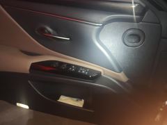 Lexus ES 200 Excellence Edition - ფოტო 13