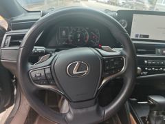 Lexus ES 200 Excellence Edition - ფოტო 18