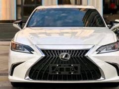 Lexus ES 260 Excellence Edition - ფოტო 1