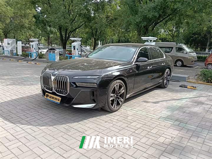 BMW 7 Series 2023 740Li M Sport Package