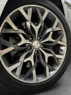Aston Martin DBX 3.0T Straight-Six - photo 5