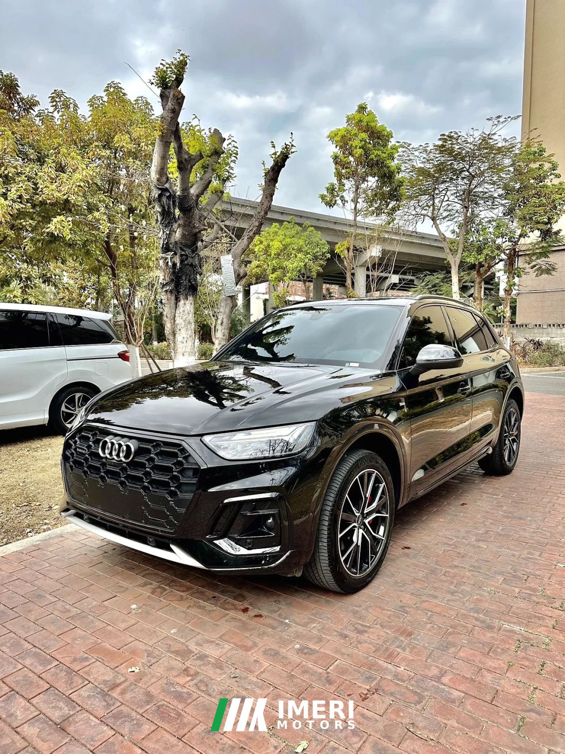 Audi Q5L 45 TFSI Luxury Dynamic - автомобиль из Китая