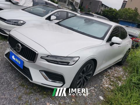 2024 Volvo S60 B4 Smart Luxury Edition - автомобиль из Китая