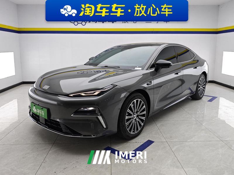 Geely Galaxy Star Shine 8 EM-i 1.5L 130km Flagship Edition