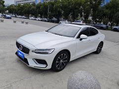 Volvo S60 B4 Smart Luxury Edition - фото 1