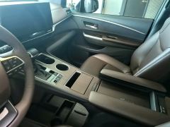 Toyota Gravia Dual-Engine 2.5L 4WD Premier Plus Edition - photo 6