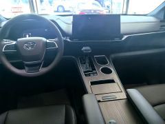 Toyota Gravia Dual-Engine 2.5L 4WD Premier Plus Edition - photo 9