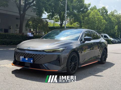 2024 Changan UNI-V 1.5T Premium - автомобиль из Китая
