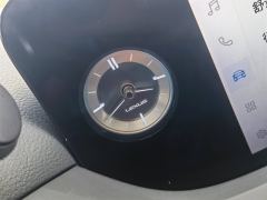 Lexus ES 300h Excellence Edition - ფოტო 17