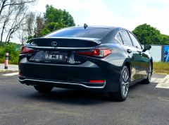 Lexus ES 300h Excellence Edition - ფოტო 7