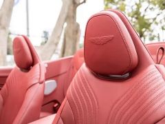 Aston Martin DB11 4.0T V8 Volante - фото 7