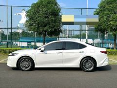 Toyota Camry Dual-Engine 2.0HG Prestige Edition - фото 3