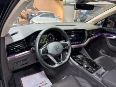 Volkswagen Touareg 3.0T Premium Classic Sports Suit - ფოტო 9