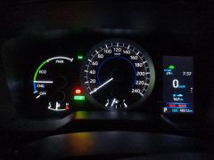 Toyota Corolla Dual-Engine 1.8L E-CVT Elite Edition - фото 20