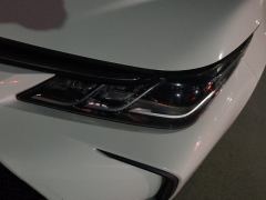 Toyota Corolla Dual-Engine 1.8L E-CVT Elite Edition - фото 4