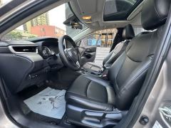 Toyota Corolla Dual-Engine 1.8L E-CVT Elite Edition - ფოტო 4