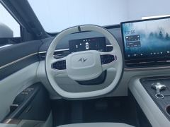 Dongfeng Yipai 008 EREV 210Max 6-seater - photo 18