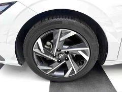 Hyundai Elantra 1.5L CVT Luxury - photo 13