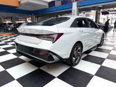Hyundai Elantra 1.5L CVT Luxury - photo 19