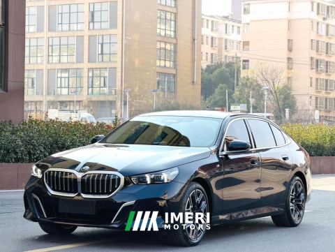 2026 BMW 5 Series Facelift 530Li Premier M Sport Package - car from China