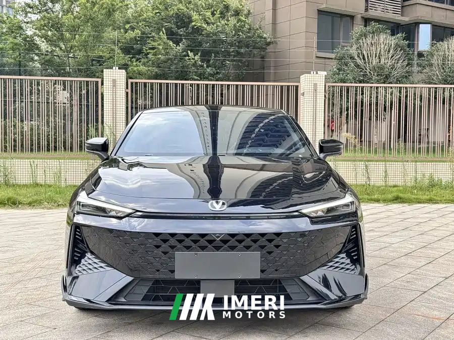 Changan UNI-V 1.5T Premium Sport - автомобиль из Китая