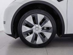 Tesla Model Y Rear-Wheel Drive - photo 17