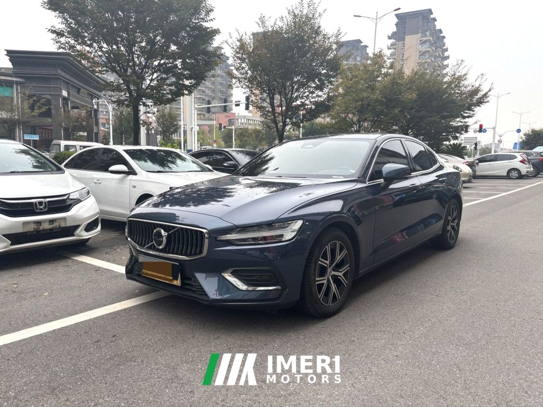 Volvo S60 B4 Smart Luxury Edition - ავტომობილი ჩინეთიდან