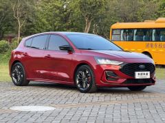 Ford Focus EcoBoost 180 ST-Line - ფოტო 3