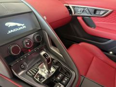 Jaguar F-TYPE P300 Hardtop R-DYNAMIC BLACK - photo 6