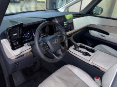 Lexus LM 500h Respect Edition 6-seater - ფოტო 7