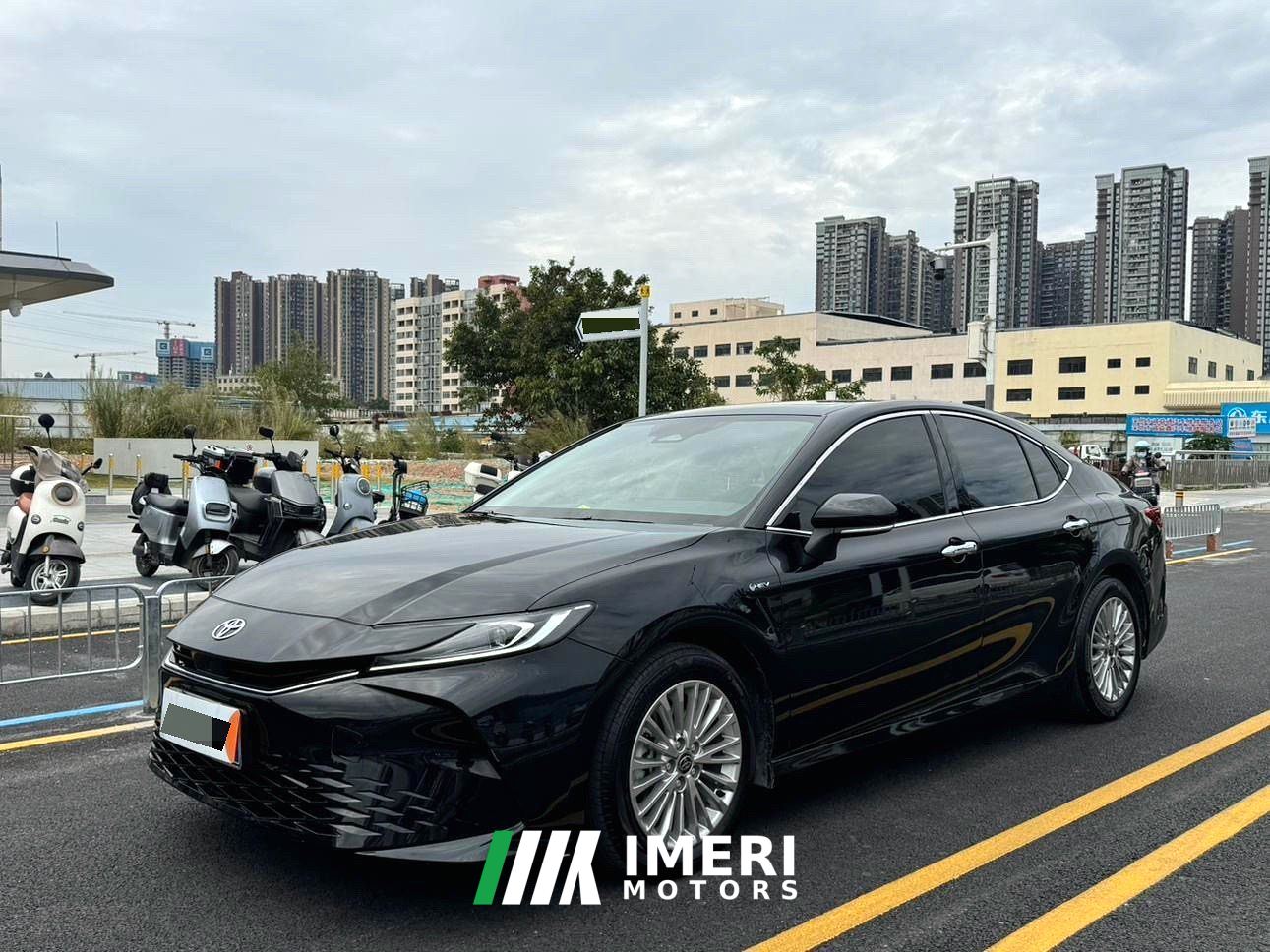 Toyota Camry Dual-Engine 2.0HGVP Luxury Edition