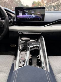 Geely Xingui 2.0T Luxury Version - ფოტო 13
