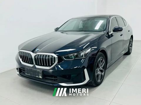 2025 BMW 5 Series 530Li Premier Luxury Package