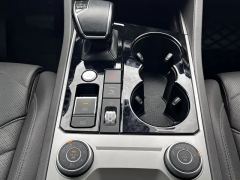 Volkswagen Touareg 3.0T Premium Obsidian Black Sports Suit - photo 10