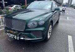 Bentley Bentayga 4.0T V8 - photo 1