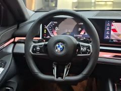 BMW 5 Series 525Li M Sport Package - ფოტო 6
