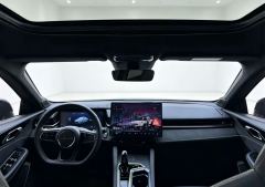 Lynk & Co 03 Champion 1.5T Dual Clutch 2WD Pro 5-seater - фото 5