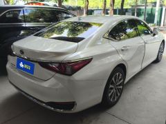 Lexus ES 200 CVT Elite Edition - ფოტო 2