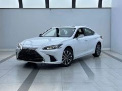 Lexus ES 200 Premium Edition - фото 1