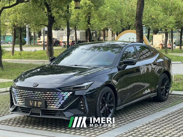 Changan UNI-V 1.5T Premium Version - ავტომობილი ჩინეთიდან