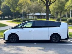 Li Auto Li Xiang MEGA Ultra - ფოტო 2
