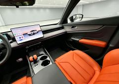 Changan UNI-V 1.5T PHEV Version - ფოტო 6