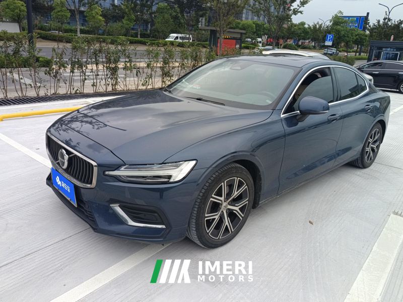 Volvo S60 B4 Smart Luxury Edition - ავტომობილი ჩინეთიდან