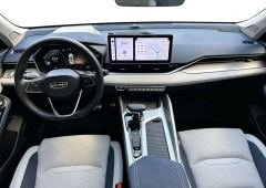 Geely Xingui Xingrui 2.0T Prestigious Edition - фото 3