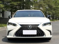 Lexus ES 300h Premium Edition - фото 2