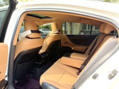 Lexus ES 300h Premium Edition - фото 6