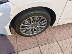 Toyota Avalon Dual-Engine 2.5L E-CVT Prestige Edition - photo 2