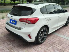 Ford Focus EcoBoost 180 ST Line - ფოტო 2