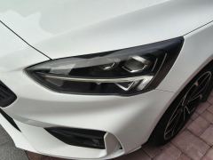 Ford Focus EcoBoost 180 ST Line - ფოტო 4