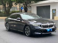 BMW 5 Series 525Li M Sport Package - ფოტო 1